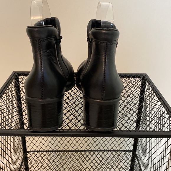 RIEKER women’s black leather short boot with a 1 3/4” stack heel. Size 37 - Picture 4 of 7